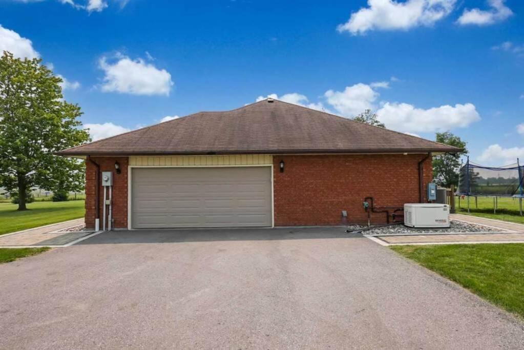 Bowmanville Event Place 외부 사진